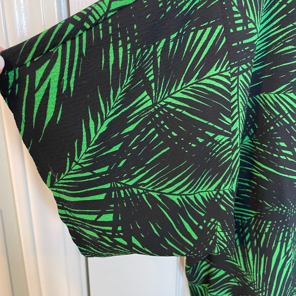 Michael Kors small tropical palms top green black EUC - Picture 7 of 8
